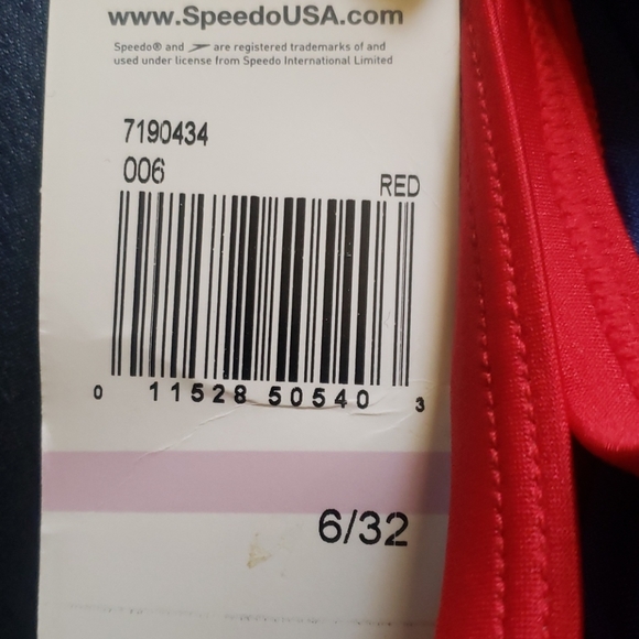 Speedo size 6/32 life guard suit - Picture 7 of 7